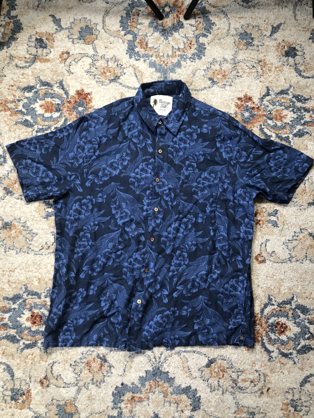 Vintage Silk Shirt Mens XL Blue Floral Hawaiian Button Up 75% Silk Linen Casual